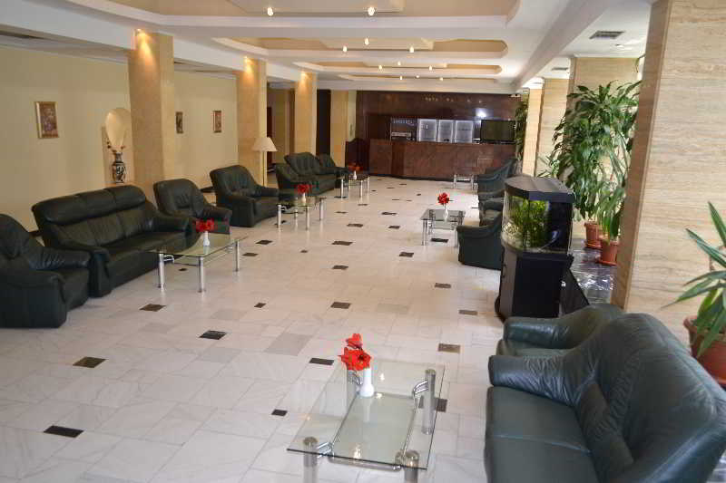 Hotel Tiara Ploieşti Buitenkant foto