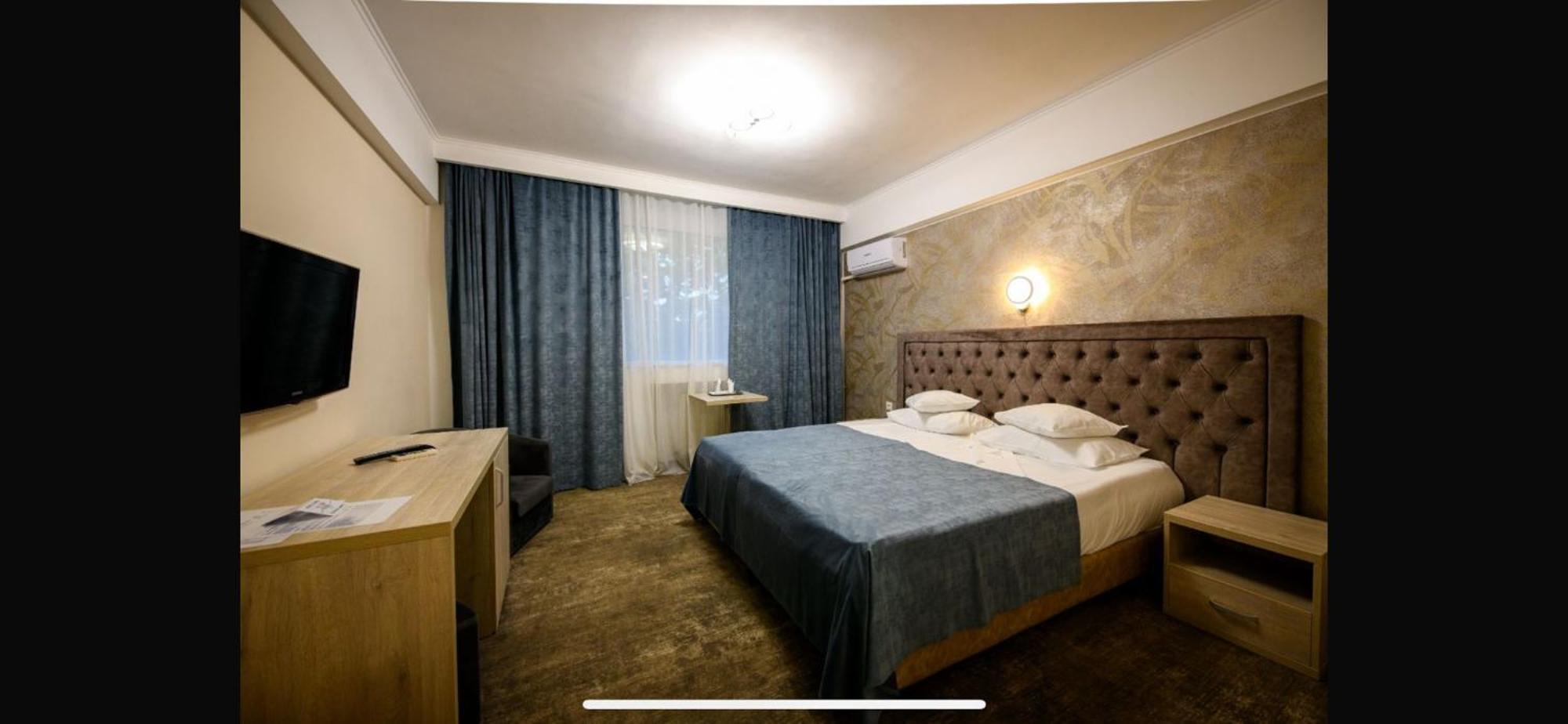 Hotel Tiara Ploieşti Buitenkant foto